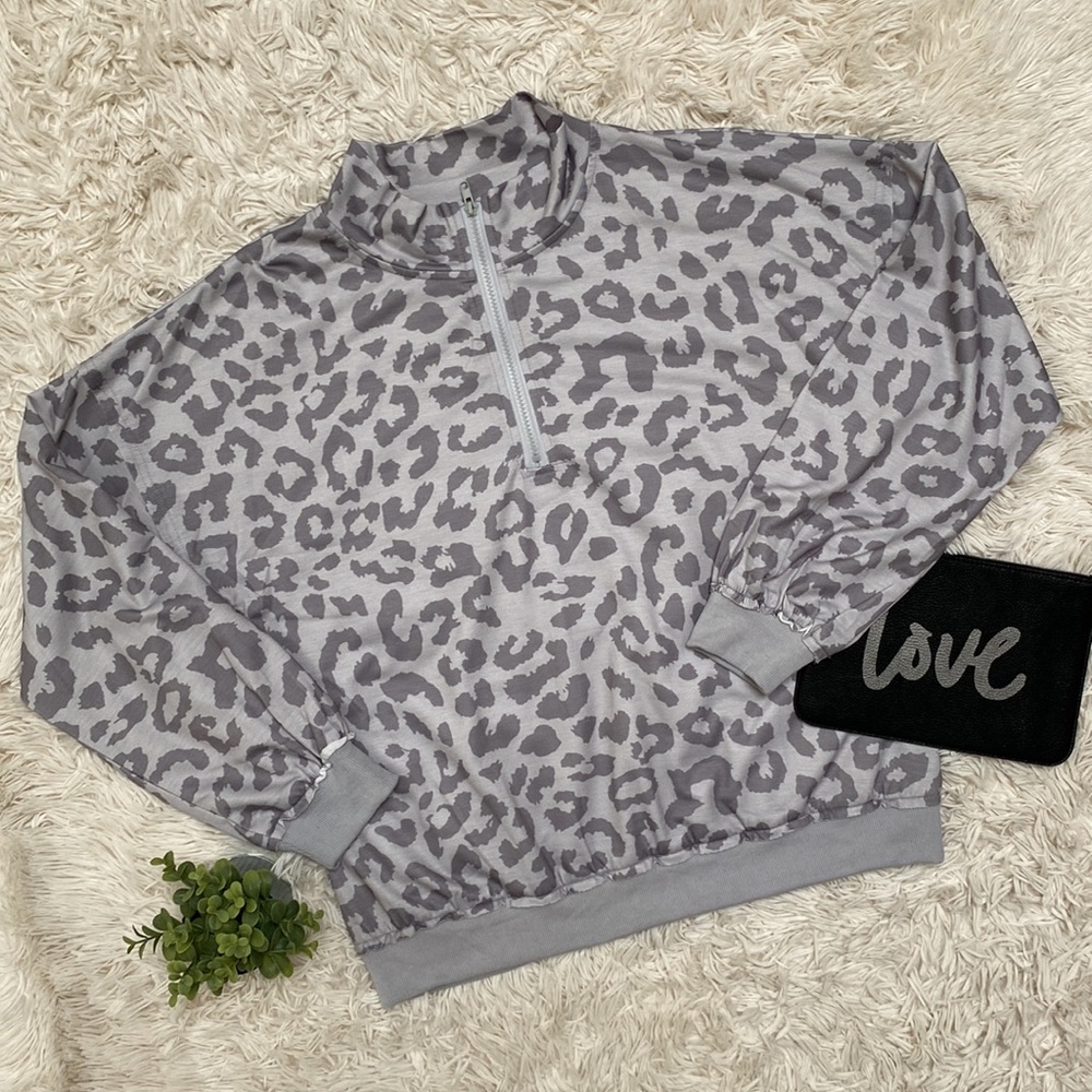 Boutique 1/4 Zip Leopard Pullover 💗 Gray